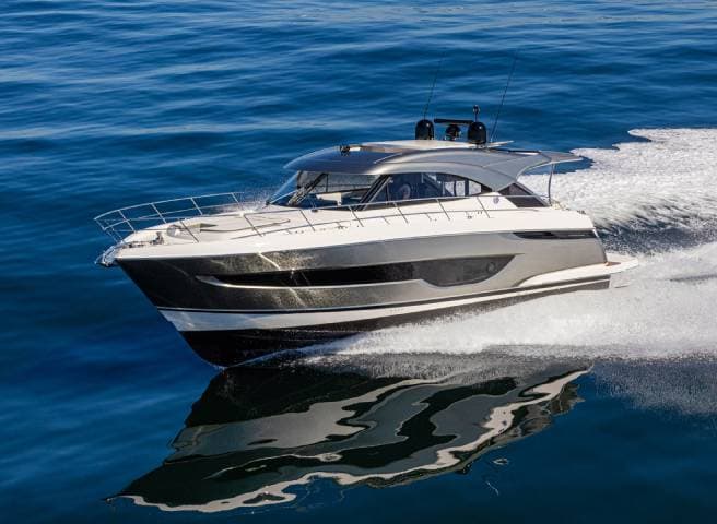 A sports cruiser at speed